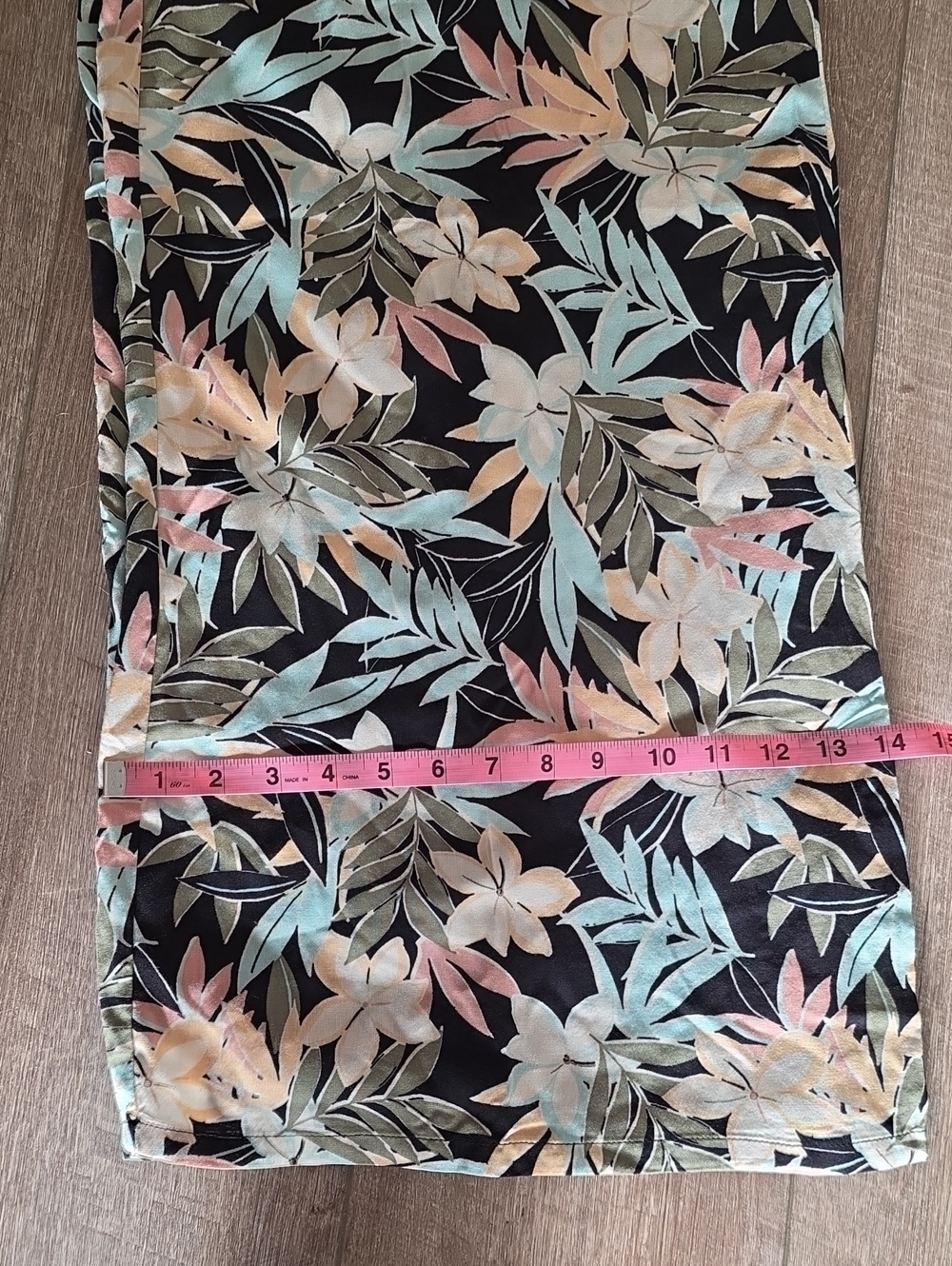 Volcom Hi Tide Wide Leg Crop Beach Pants Viscose Elastic Waist Tropical M NWT - Picture 12 of 13